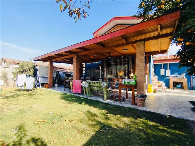 Casa en venta de 4D 2B en La Florida, 1000 mts