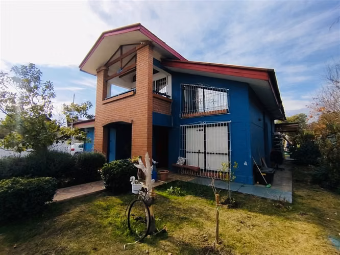 Casa en venta de 4D 2B en La Florida, 1000 mts