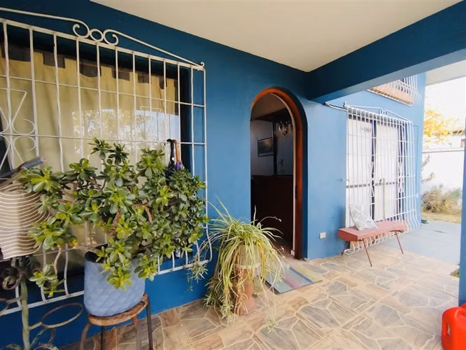 Casa en venta de 4D 2B en La Florida, 1000 mts