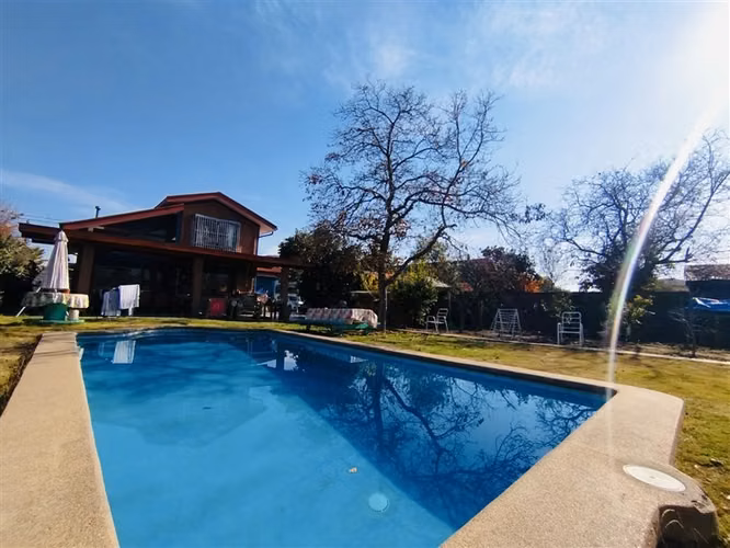 Casa en venta de 4D 2B en La Florida, 1000 mts