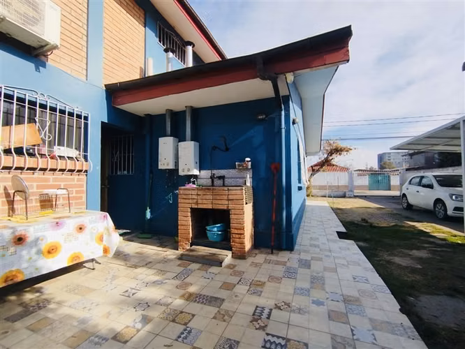 Casa en venta de 4D 2B en La Florida, 1000 mts