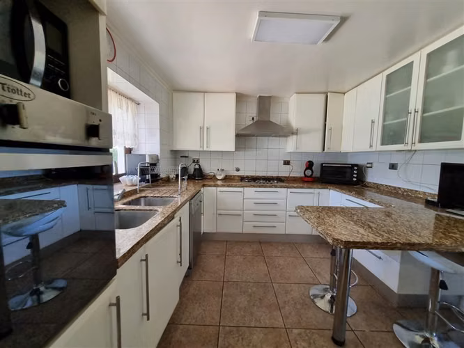 Casa en venta 5 dorm Isla de Maipo - gran terreno - piscina