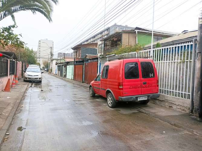 A pasos del Estadio Municipal de La Cisterna (173378)