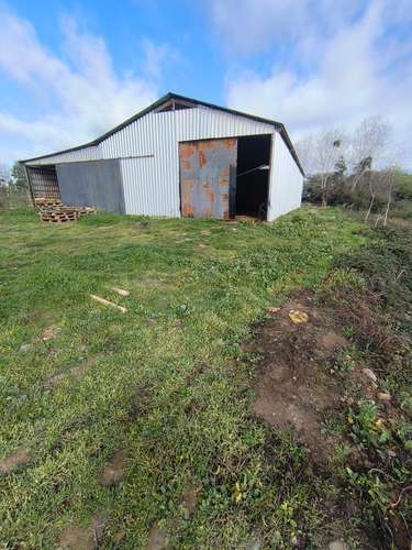 arriendo bodega / Galpón a pasos las rastras