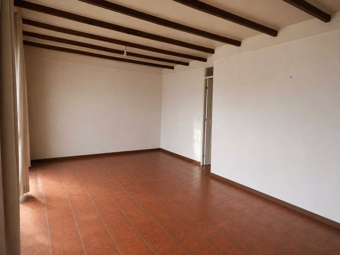 CENTRAL Y SEGURA CASA EN TRANQUILO BARRIO (173387)