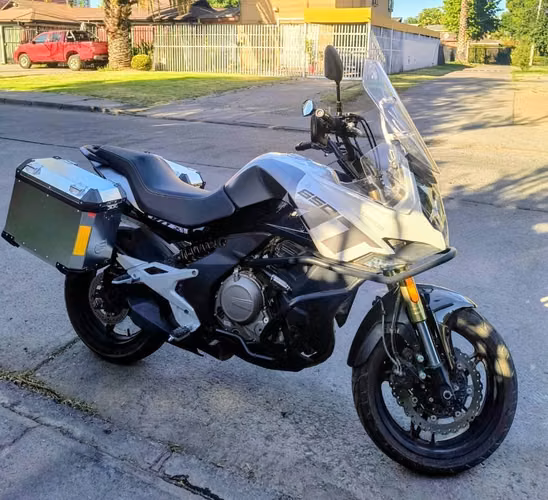 CF MOTO 650 MT