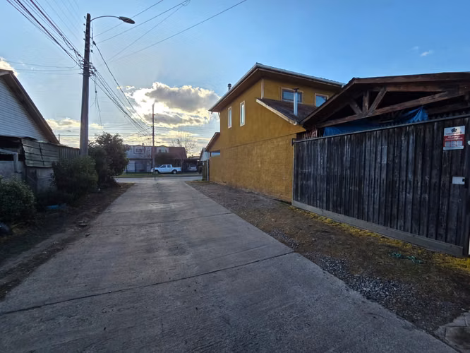 Amplia Casa en Venta en Villa Galilea, Curicó