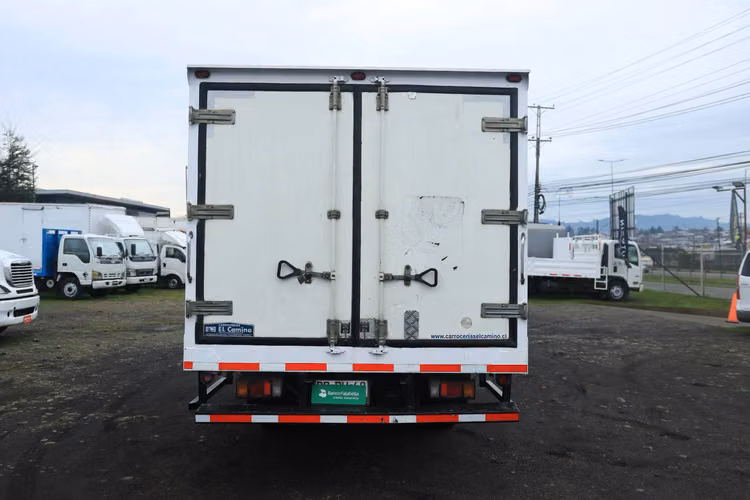 CAMION CHEVROLET NKR 612 2021 CARROCERIA FRIO AC TODO AL DIA FACTURABLE