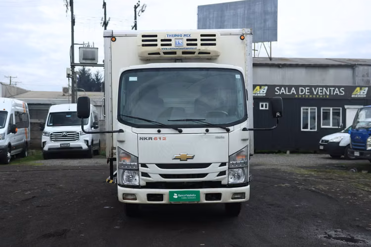 CAMION CHEVROLET NKR 612 2021 CARROCERIA FRIO AC TODO AL DIA FACTURABLE