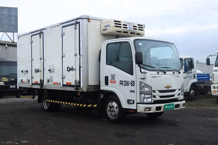 CAMION CHEVROLET NKR 612 2021 CARROCERIA FRIO AC TODO AL DIA FACTURABLE