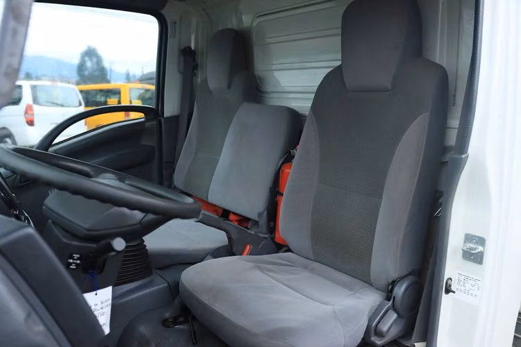 CAMION CHEVROLET NKR 612 2021 CARROCERIA FRIO AC TODO AL DIA FACTURABLE