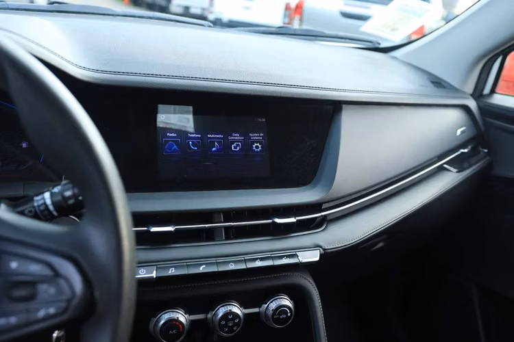 CHANGAN CS15 AÑO 2024 UNICA DUEÑA FULL EQUIPO CON AC MT BENCINA