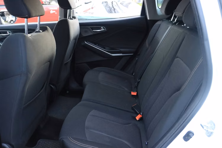 CHANGAN CS15 AÑO 2024 UNICA DUEÑA FULL EQUIPO CON AC MT BENCINA
