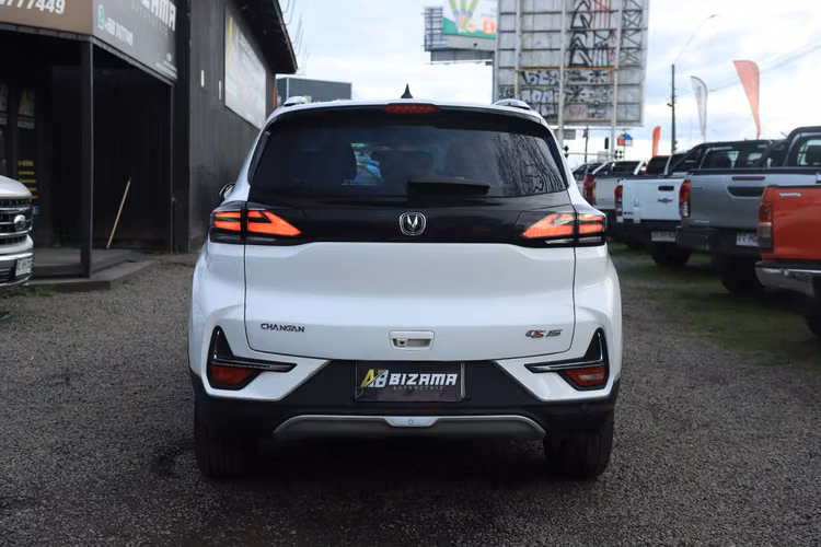 CHANGAN CS15 AÑO 2024 UNICA DUEÑA FULL EQUIPO CON AC MT BENCINA