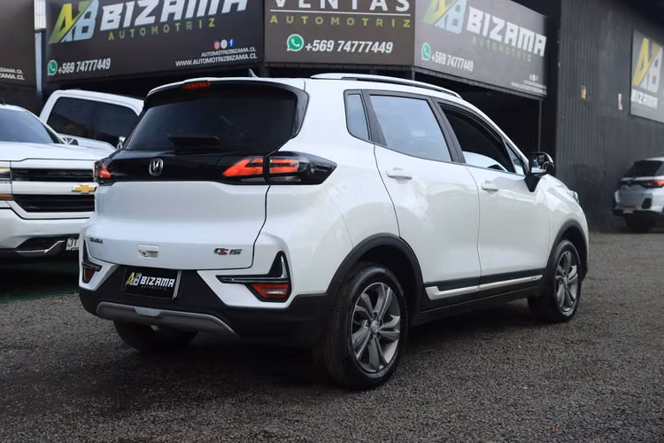 CHANGAN CS15 AÑO 2024 UNICA DUEÑA FULL EQUIPO CON AC MT BENCINA