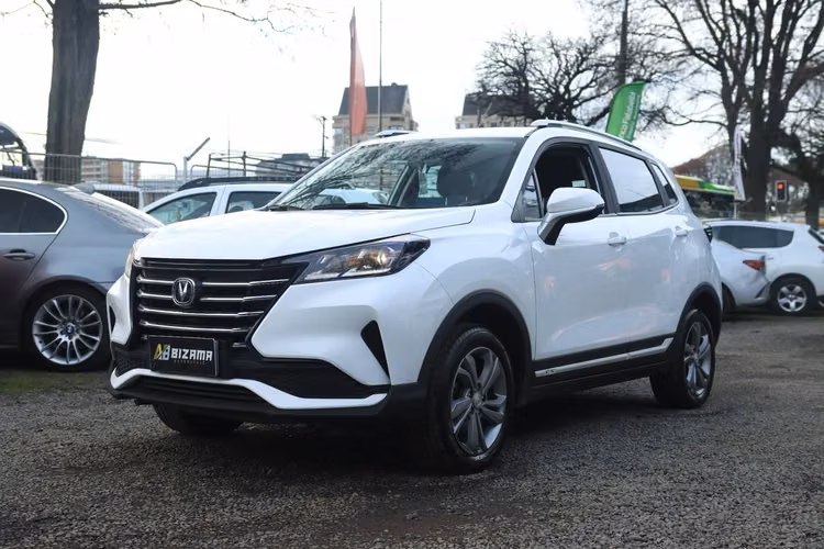 CHANGAN CS15 AÑO 2024 UNICA DUEÑA FULL EQUIPO CON AC MT BENCINA