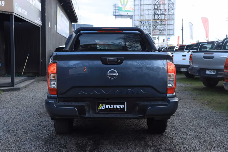 NISSAN NAVARA 2025 FULL EQUIPO 4X4 SE DIESEL MT CON AC FACTURABLE