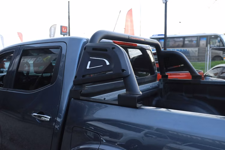 NISSAN NAVARA 2025 FULL EQUIPO 4X4 SE DIESEL MT CON AC FACTURABLE
