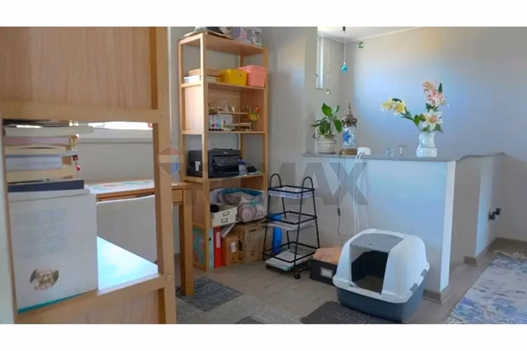 "dúplex en cousiño macul: espacio y modernidad"