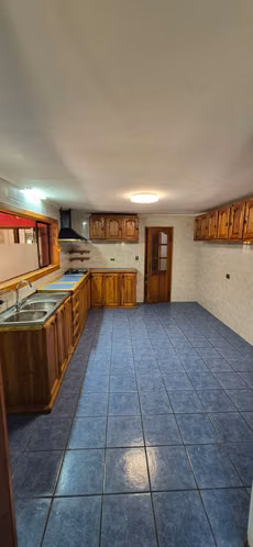 EN VENTA AMPLIA CASA EN PARCELA EDELWEISS