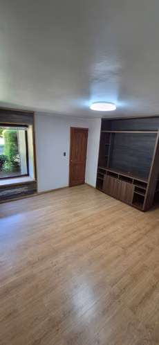 EN VENTA AMPLIA CASA EN PARCELA EDELWEISS