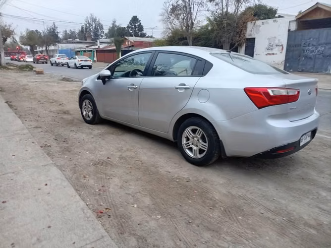 Profesora Vende su auto por Renovación