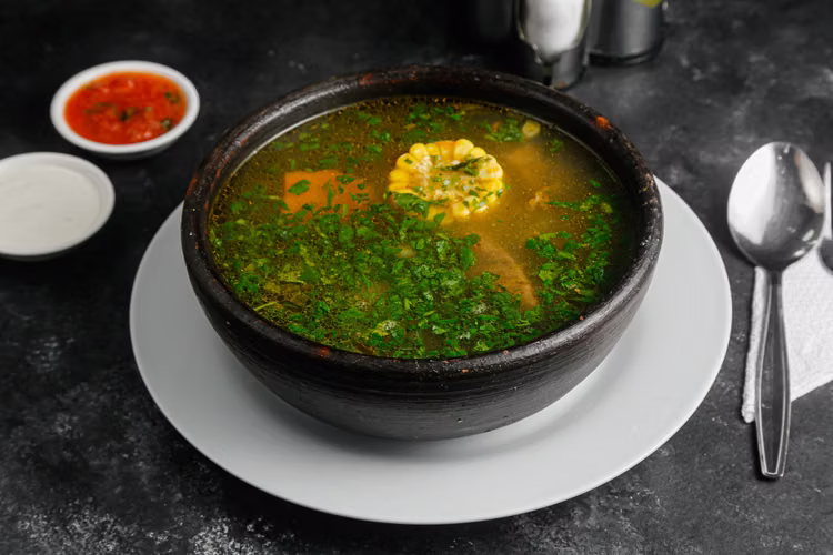 Señorita ayudante de cocina  para restaurante
