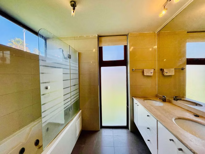 Fantástica casa en exclusivo condominio  (89905)