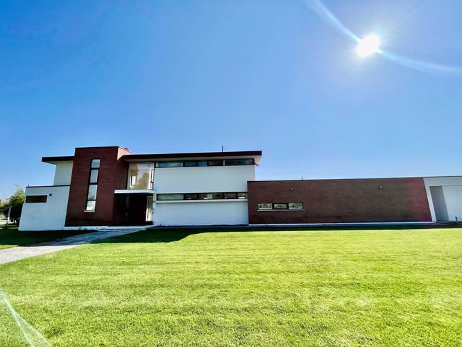 Fantástica casa en exclusivo condominio  (89905)