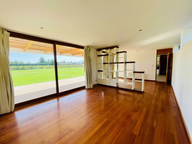 Fantástica casa en exclusivo condominio  (89905)