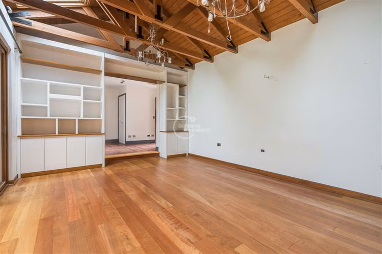 Casa en venta de 5 dorm. en Colina
