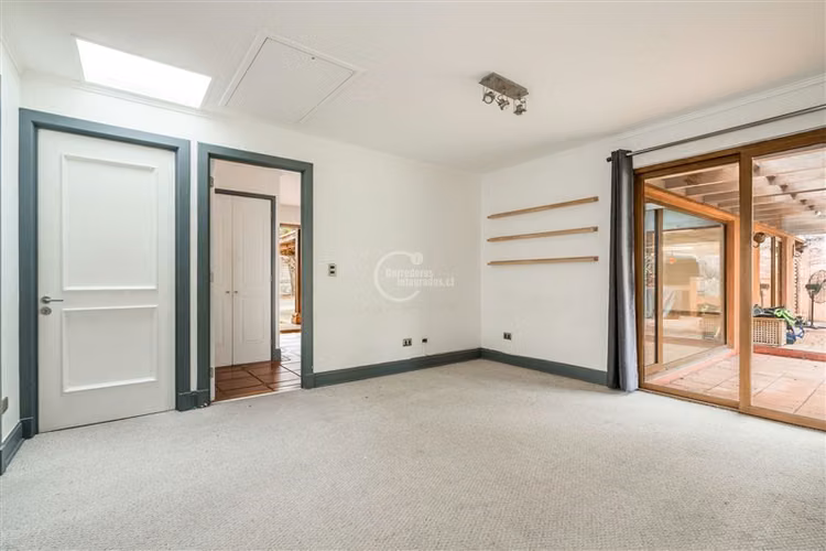 Casa en venta de 5 dorm. en Colina