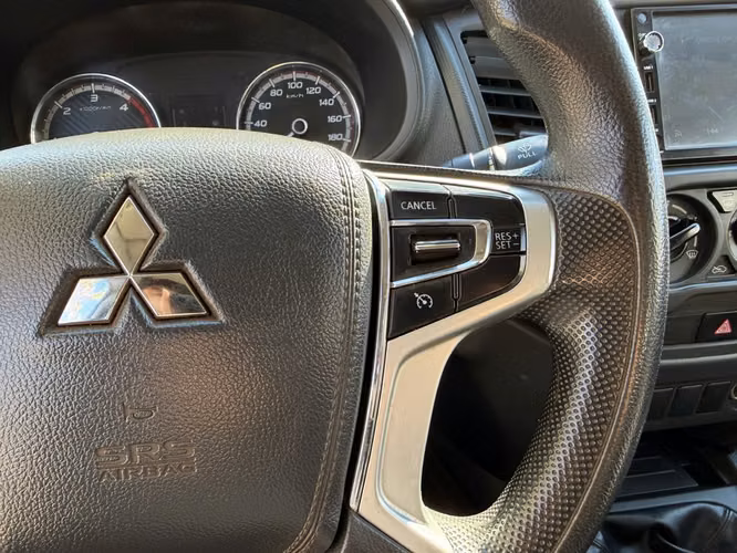 MITSUBISHI L200 2023