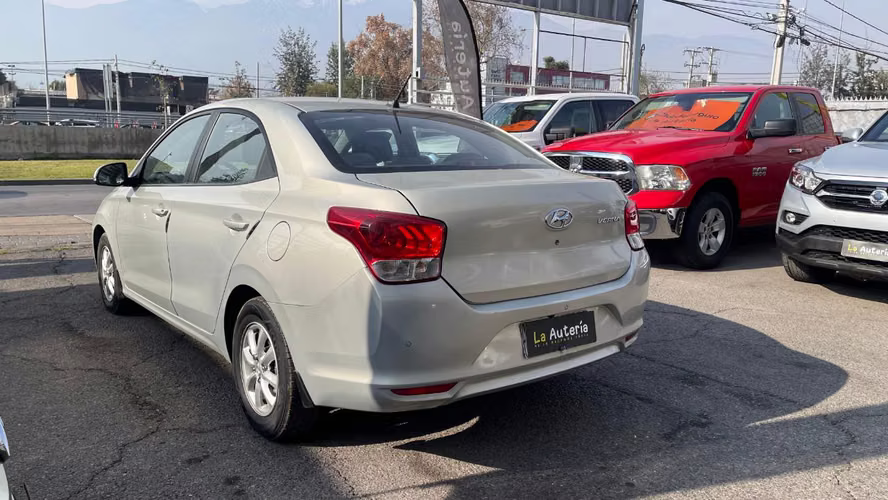 Hyundai Verna 1.4 CB SEL MT5 (2020)