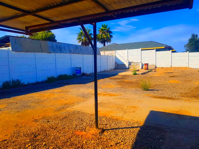 Arriedo Inmueble con Oficinas y Amplio Terreno