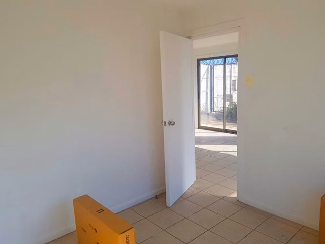 Arriedo Inmueble con Oficinas y Amplio Terreno