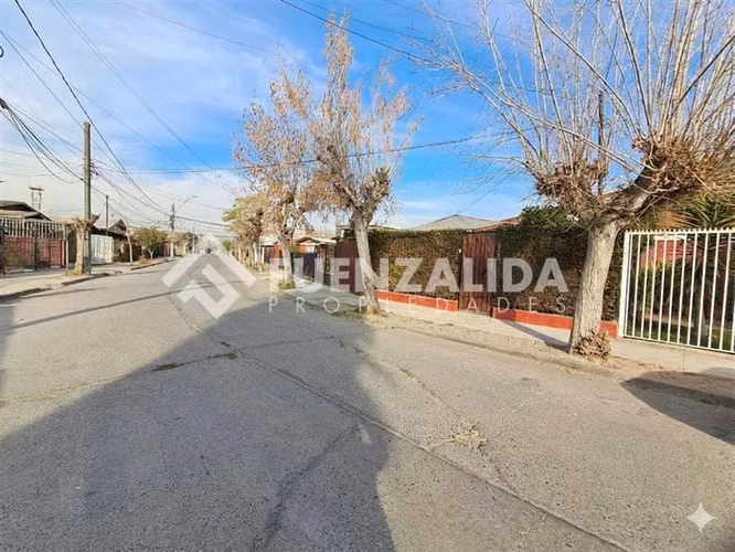 Casa en venta de 4 dorm. en Maipú