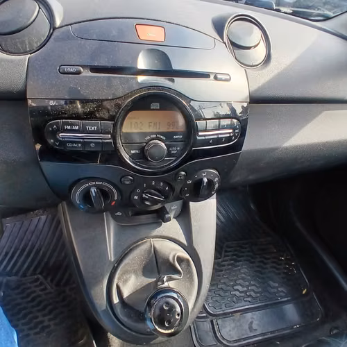 Mazda2 2012
