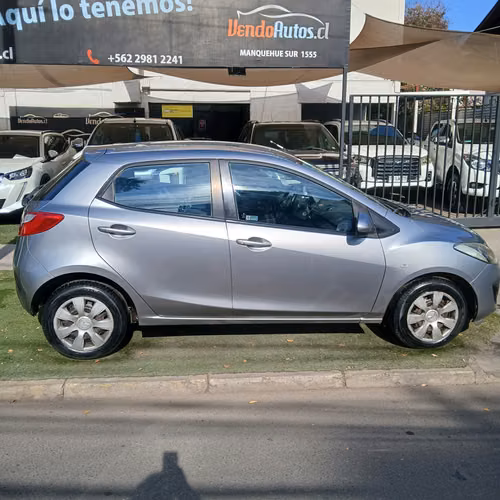 Mazda2 2012