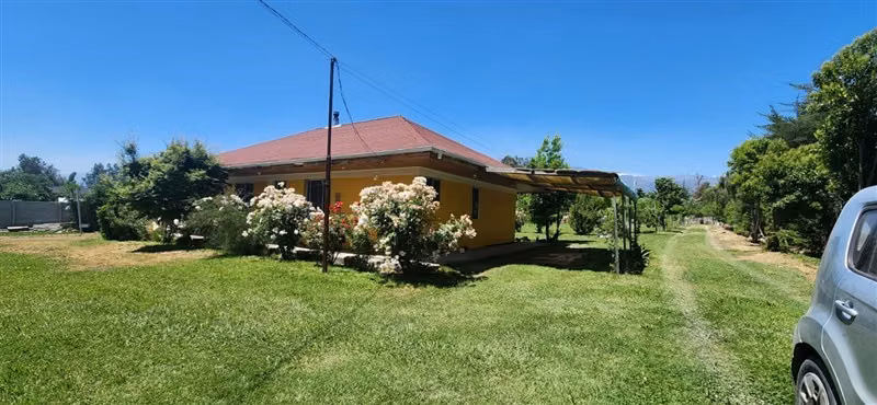 Parcela en venta 5000 mts 2 casas en Pirque