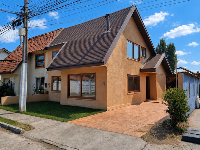 Casa 3 Dormitorios En Condominio - Huertos Familiares