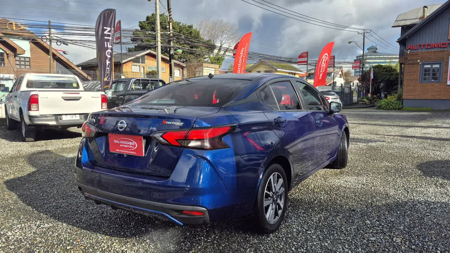 NISSAN VERSA AT 2020