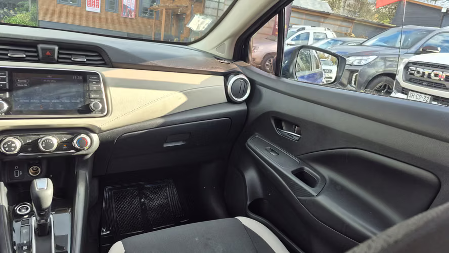 NISSAN VERSA AT 2020