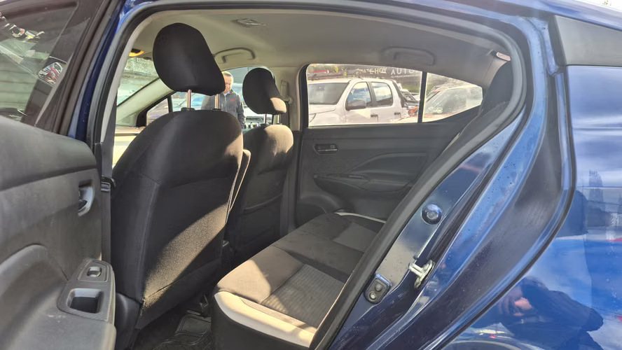 NISSAN VERSA AT 2020