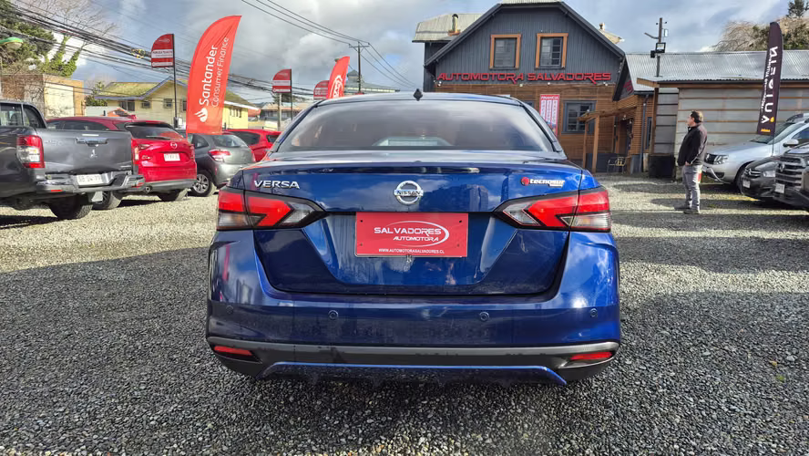 NISSAN VERSA AT 2020