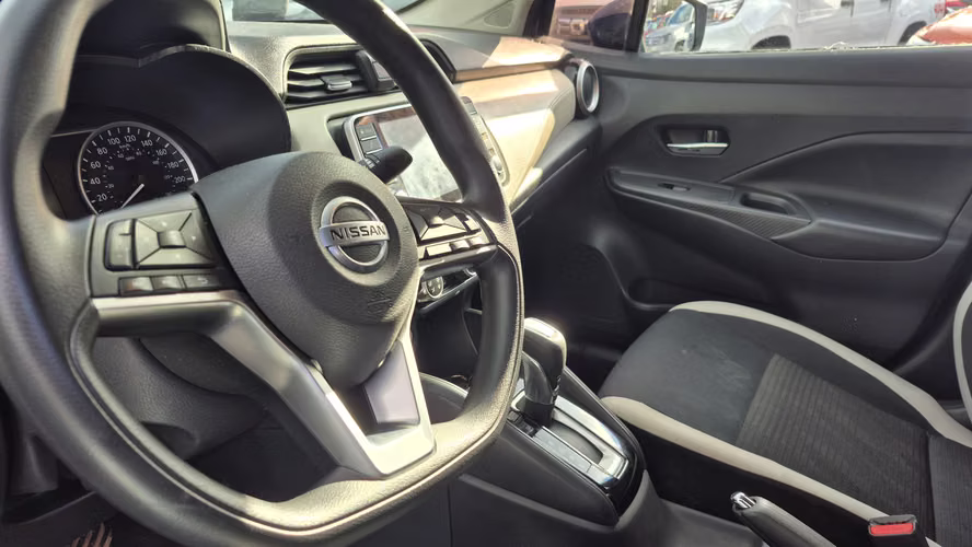 NISSAN VERSA AT 2020