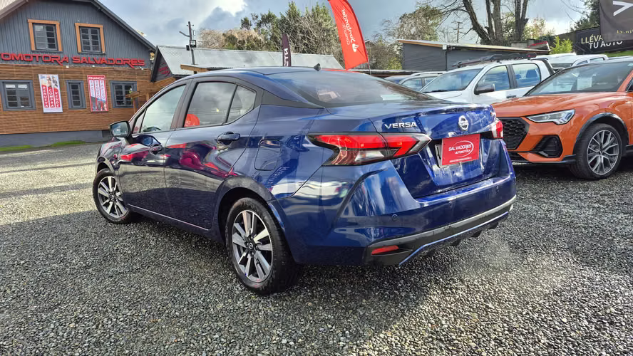 NISSAN VERSA AT 2020