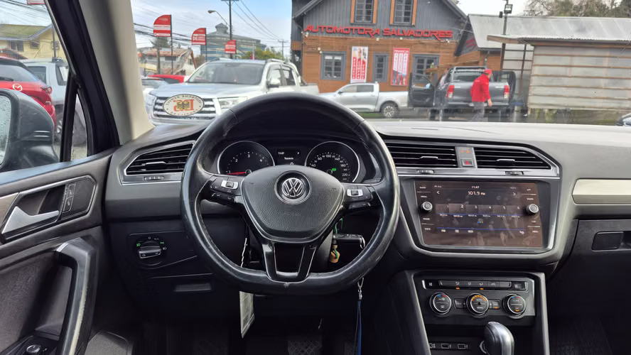 VOLKSWAGEN TIGUAN 2.0 TDI 2018 - Imagen 16