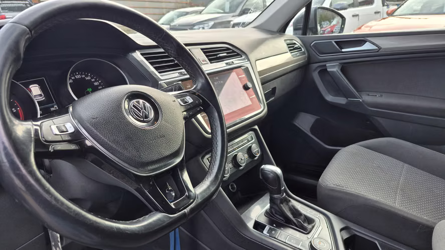 VOLKSWAGEN TIGUAN 2.0 TDI 2018 - Imagen 8