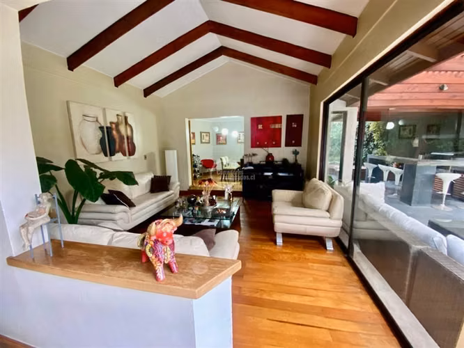 Casa en venta de 6 dorm. en Lo Barnechea - Imagen 3